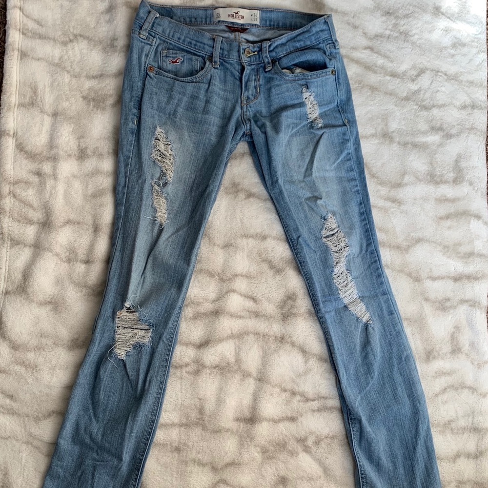 Hollister Distressed jeans size 24